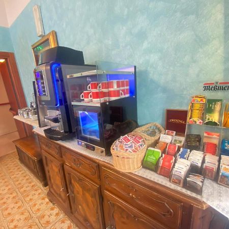 Hotel Tilly Чезенатико Экстерьер фото