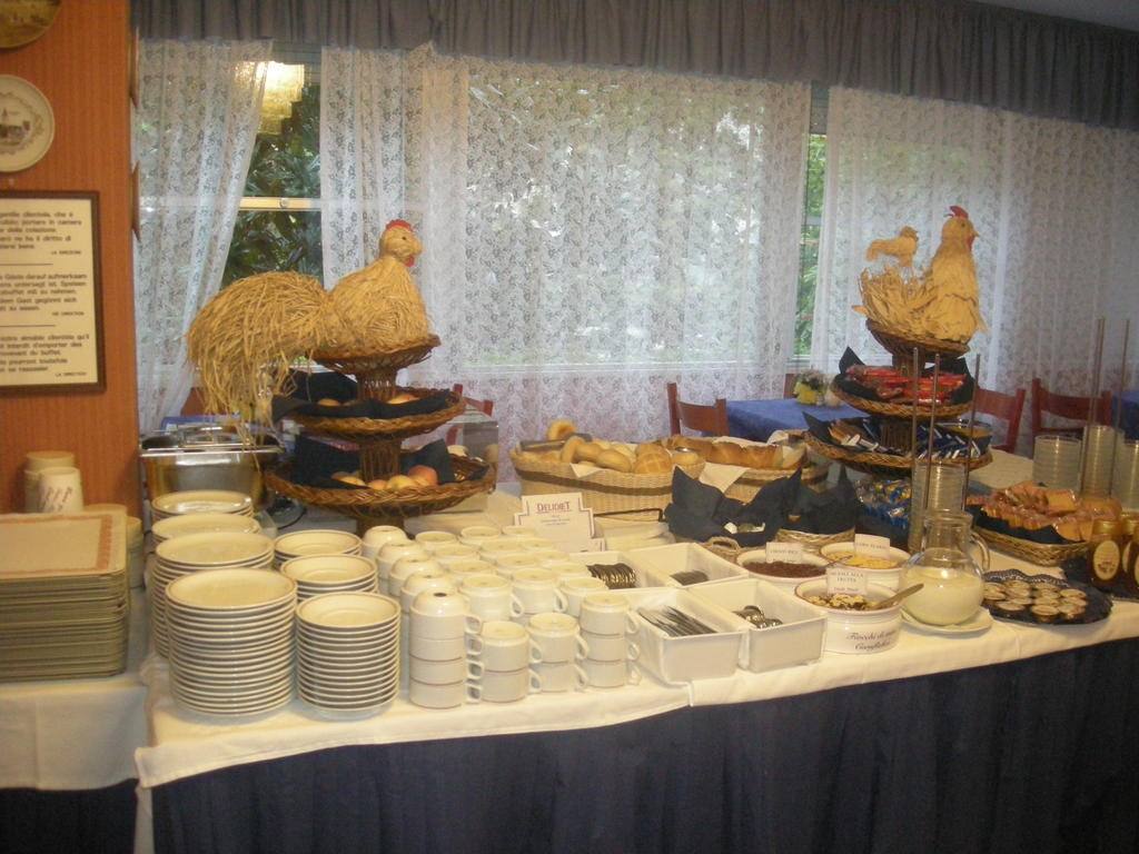 Hotel Tilly Чезенатико Экстерьер фото