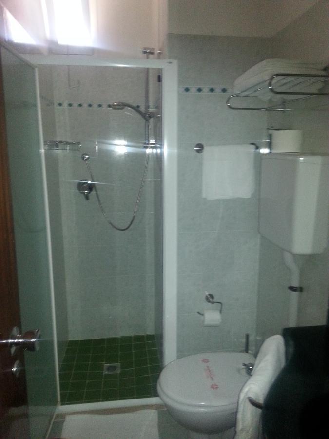 Hotel Tilly Чезенатико Экстерьер фото