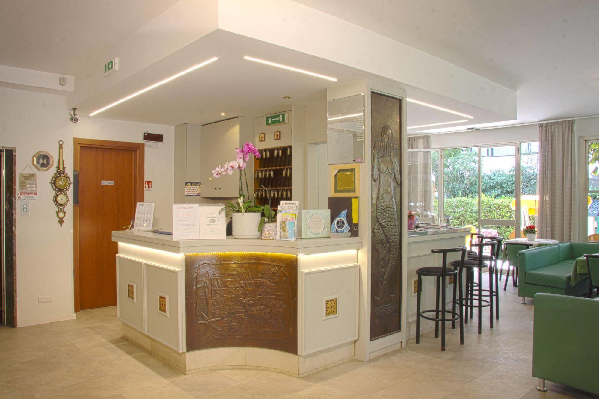 Hotel Tilly Чезенатико Экстерьер фото